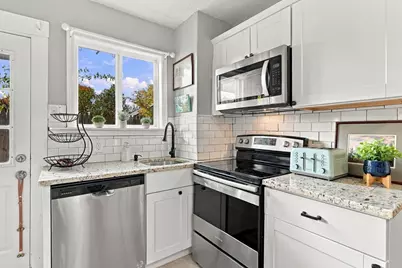 84 Wilton St, Springfield, MA 01109 - Photo 14