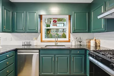 62 Brookline Ave, Holyoke, MA 01040 - Photo 14