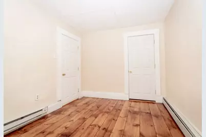 21 Clare St, Lowell, MA 01854 - Photo 10