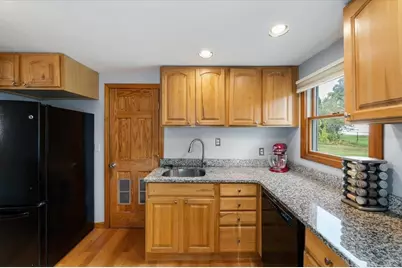 20 Jeffrey Rd, Billerica, MA 01821 - Photo 4