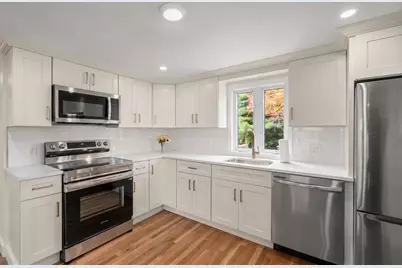 365 Lexington St, Woburn, MA 01801 - Photo 10