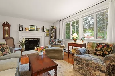 326 Highland St, Stoughton, MA 02072 - Photo 4