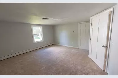 15 Linden St, Oxford, MA 01540 - Photo 4