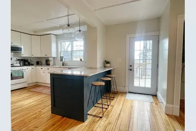 76 Beacon St, Lowell, MA 01850 - Photo 18