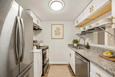 14 Boston St #1A, Somerville, MA 02143 - Photo 4