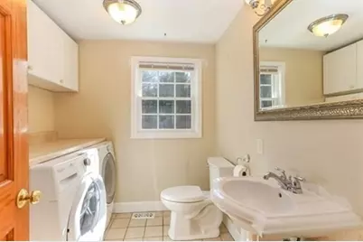 2 Parsons Ln, Manchester by the Sea, MA 01944 - Photo 16