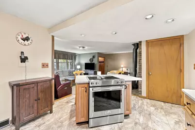 89 Almon Ave, West Springfield, MA 01089 - Photo 10
