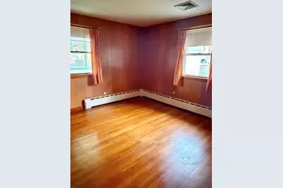 112 Fisher St, Lowell, MA 01850 - Photo 10