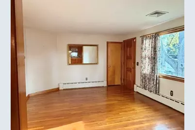 112 Fisher St, Lowell, MA 01850 - Photo 6