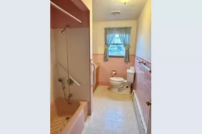 112 Fisher St, Lowell, MA 01850 - Photo 12