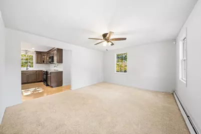 34 Cork Cir, Millville, MA 01529 - Photo 4