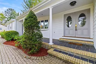25 Forest Ridge Rd, Weston, MA 02493 - Photo 2