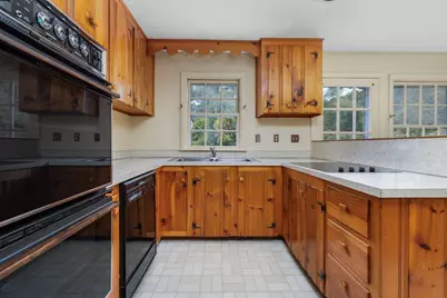 167 West Hawthorn Street, Dartmouth, MA 02747 - Photo 14