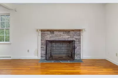 167 West Hawthorn Street, Dartmouth, MA 02747 - Photo 6