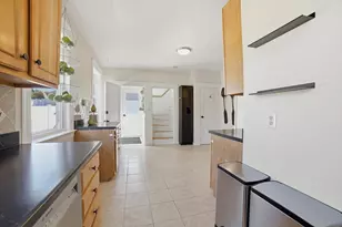 194 Whitmarsh Ave, Worcester, MA 01606 - Photo 12