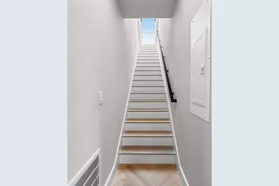 106 Moore St #8, Boston, MA 02128 - Photo 6