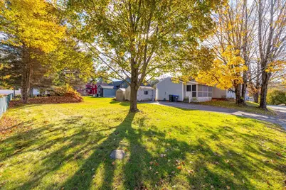 37 Memorial St, Templeton, MA 01436 - Photo 4