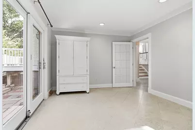 123 Lincoln Pkwy, Lowell, MA 01851 - Photo 12