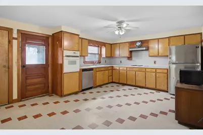 96 Canton St, Fitchburg, MA 01420 - Photo 12