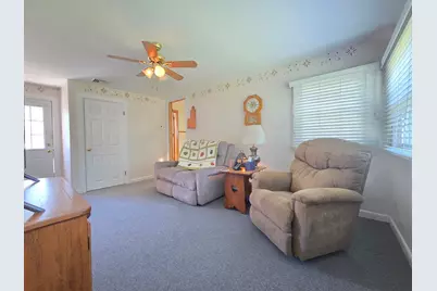 40 Brodeur Ave, Webster, MA 01570 - Photo 4