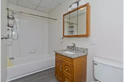 33 Balis St #2, Springfield, MA 01109 - Photo 4