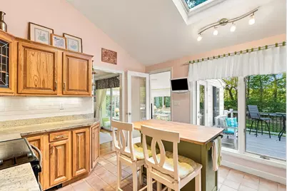 5 Surrey Ln, Canton, MA 02021 - Photo 4