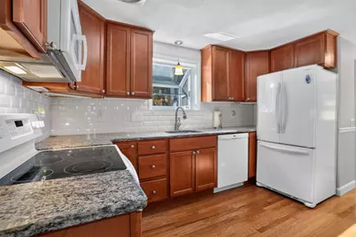 264 Bigelow St, Marlborough, MA 01752 - Photo 6