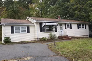 28 Arnold St, Taunton, MA 02780 - Photo 2