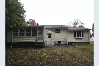 28 Arnold St, Taunton, MA 02780 - Photo 6