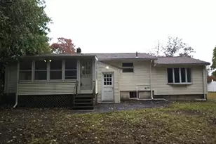 28 Arnold St, Taunton, MA 02780 - Photo 6