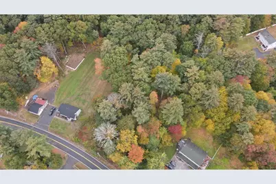 60 Brookdale Rd, Salem, NH 03079 - Photo 4