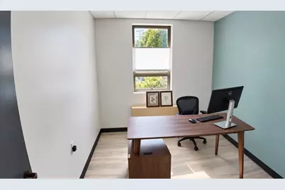 121 Middlesex Tpke #4, Burlington, MA 01803 - Photo 2