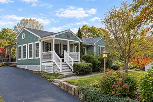 24 Chestnut St, Grafton, MA 01519 - Photo 2