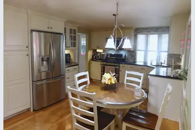 24 Chestnut Street, Grafton, MA 01519 - Photo 6
