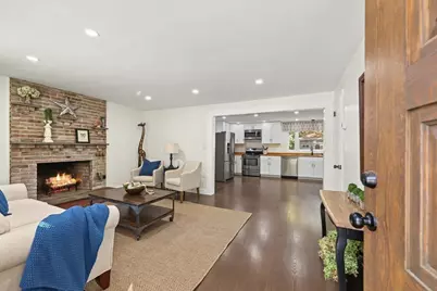 324 Pleasant Street, Franklin, MA 02038 - Photo 6
