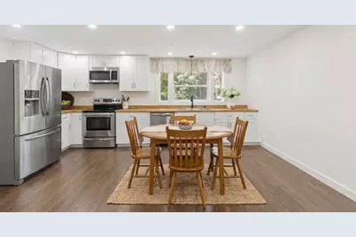 324 Pleasant Street, Franklin, MA 02038 - Photo 12