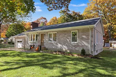 324 Pleasant Street, Franklin, MA 02038 - Photo 2
