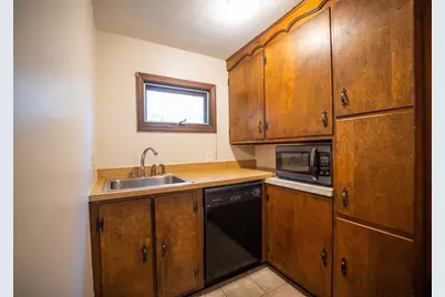 21 Reed Ave, Chicopee, MA 01020 - Photo 8