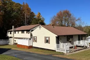 24 Woodland St, Millbury, MA 01527 - Photo 1