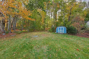 34 Fairlawn St, Northbridge, MA 01588 - Photo 36