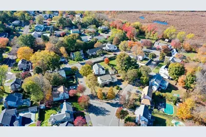 20 Elmcrest Rd, Wakefield, MA 01880 - Photo 12