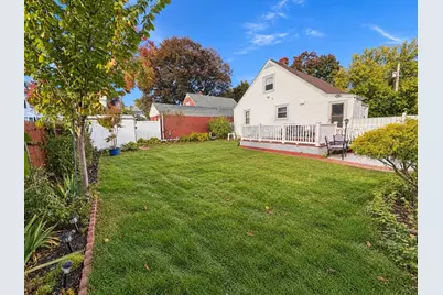 18 Campbell Ave, North Providence, RI 02904 - Photo 34