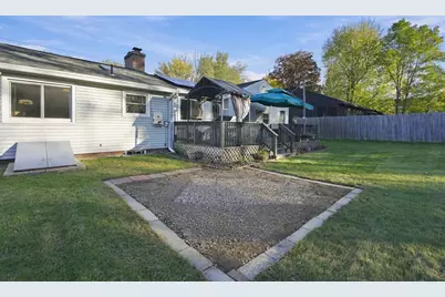 16 Clyde Ave, West Springfield, MA 01089 - Photo 34
