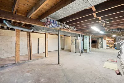 16 Clyde Ave, West Springfield, MA 01089 - Photo 30