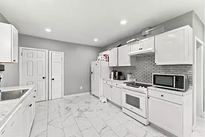 31 Burton Street, Springfield, MA 01108 - Photo 6