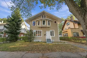 31 Burton St, Springfield, MA 01108 - Photo 1