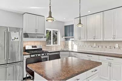 65 Essex St, Swampscott, MA 01907 - Photo 4
