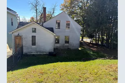 28 Wachusett St, Fitchburg, MA 01420 - Photo 2