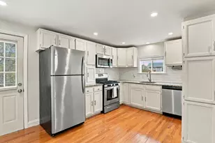 17 Overlook Rd, Weymouth, MA 02189 - Photo 8