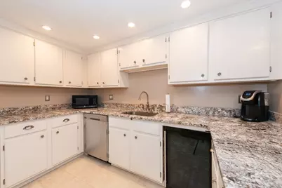 1100 Salem St #16, Lynnfield, MA 01940 - Photo 4